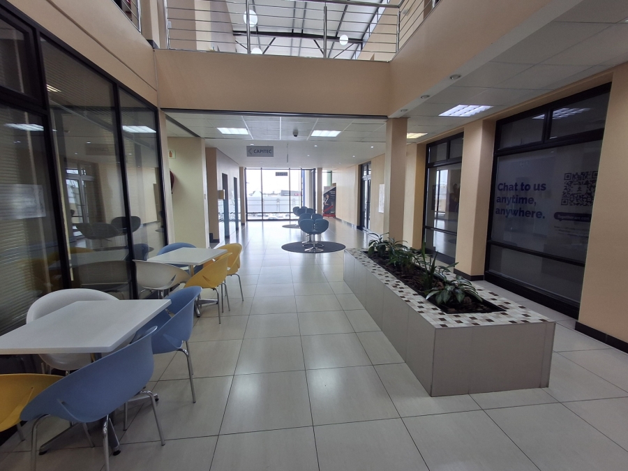 To Let Commercial Property for Rent in Vincent Eastern Cape